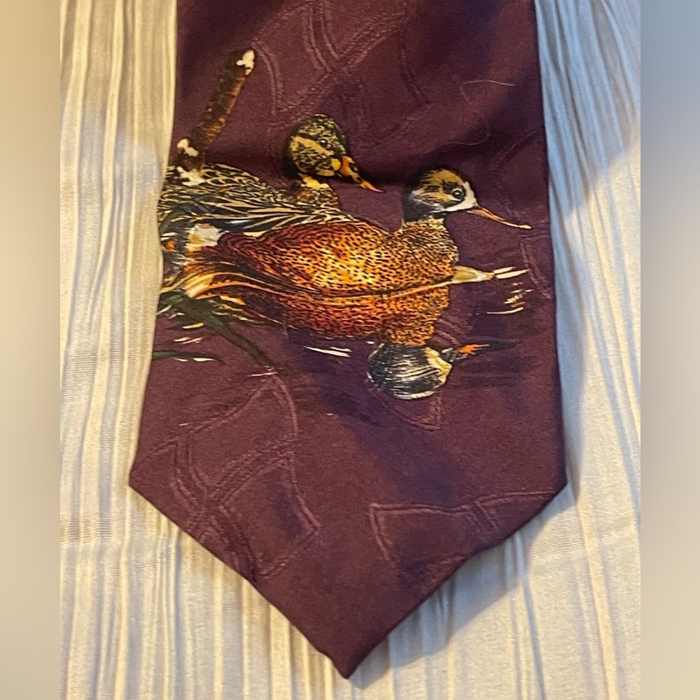 Polo by Ralph Lauren, 100% silk necktie, burgundy, maroon ducks vintage‎